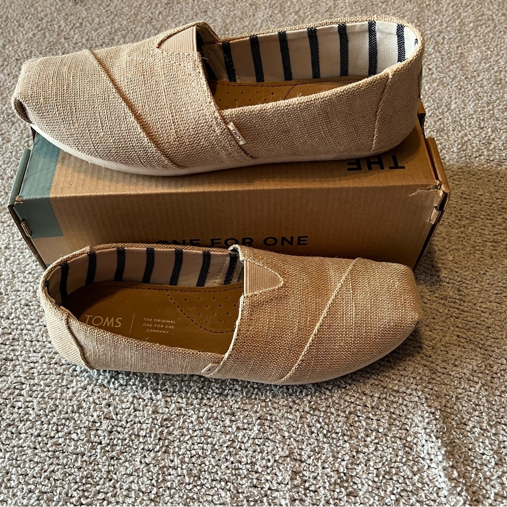 Tom’s shoes